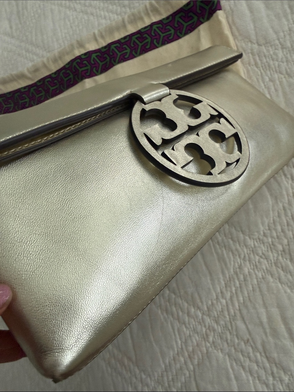 TORY BURCH Miller Clutch Bag Gold Leather Clutch Bag - Picture 10 of 16